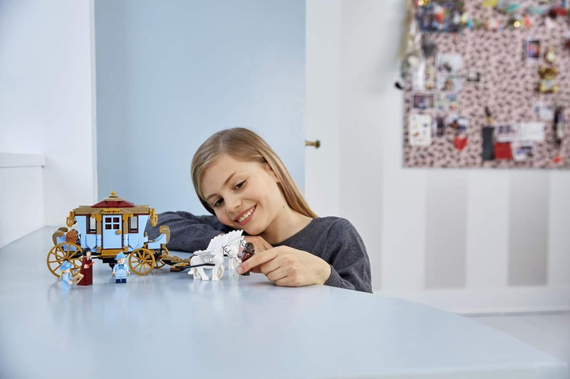 LEGO Harry Potter: Beauxbatons' Carriage: Arrival at Hogwarts (75958)