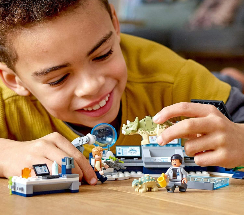 LEGO Jurassic World Dr. Wu's Lab: Baby Dinosaurs Breakout 75939